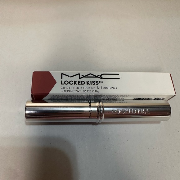 MAC Cosmetics Locked Kiss 24hr lipstick - Extra Chili - Picture 2 of 4